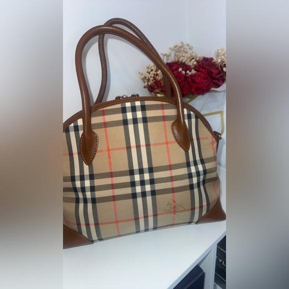 Burberry Alma - Picture 3 of 12